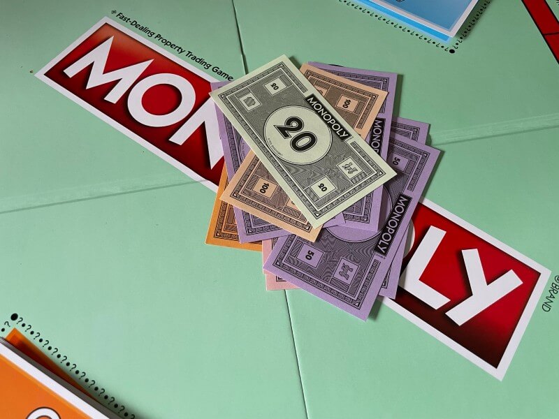 Money in middle of Monopoly board